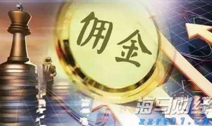 【新春走基层】市高铁汽车站投运后的首场春运